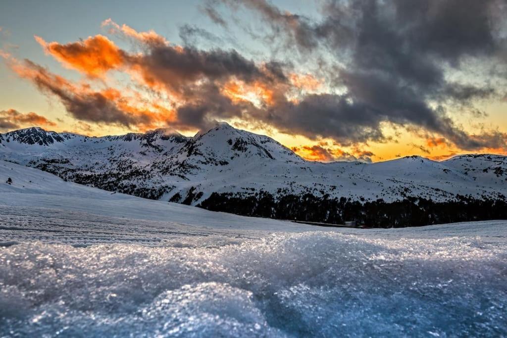 R Valle De Incles-grandvalira Free Parking *